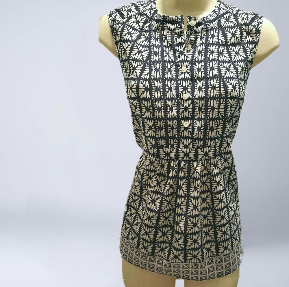 J.crew top Size 2, xs • Navy blue and white Geomet